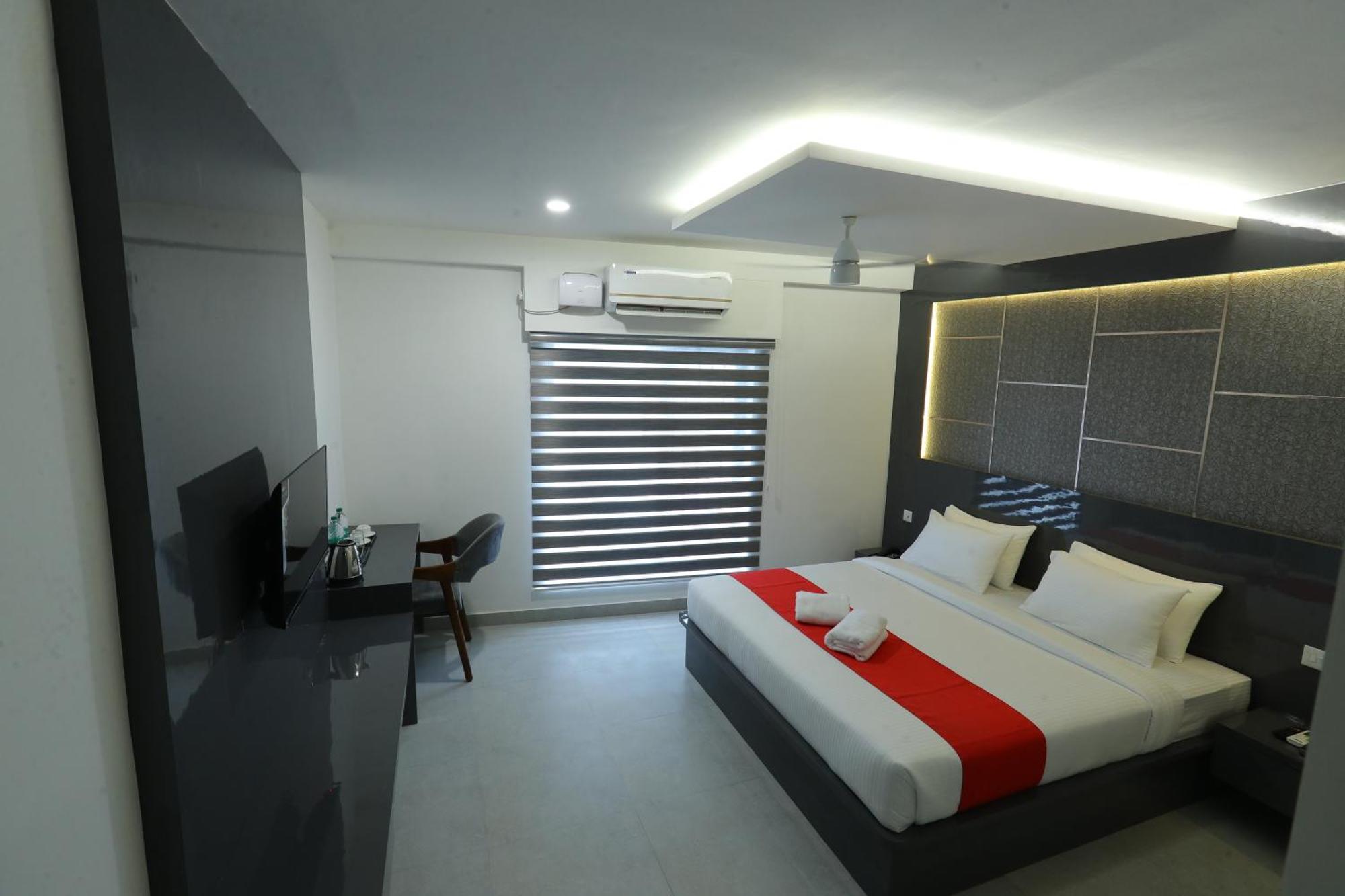 D-Luxe Hotel Kochi Luaran gambar