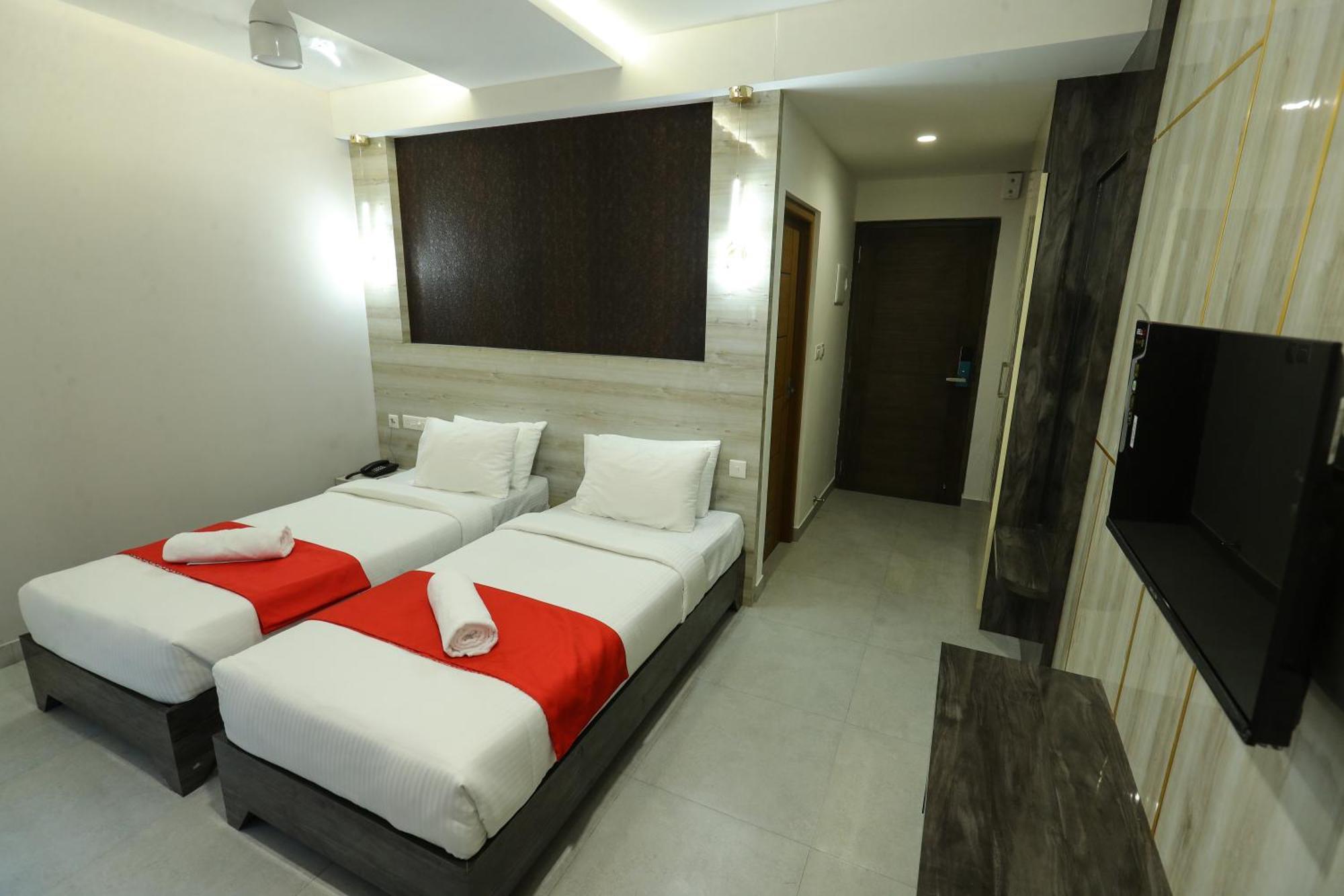 D-Luxe Hotel Kochi Luaran gambar