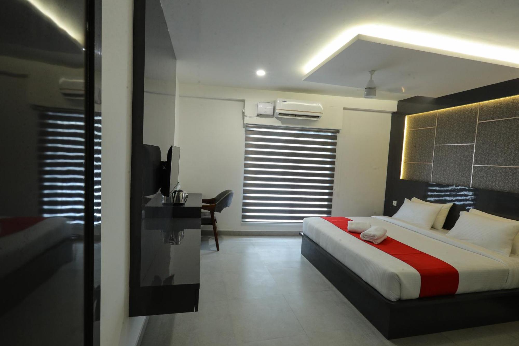 D-Luxe Hotel Kochi Luaran gambar